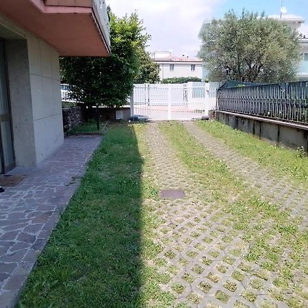 Holiday Apartaments Desenzano del Garda Ngoại thất bức ảnh