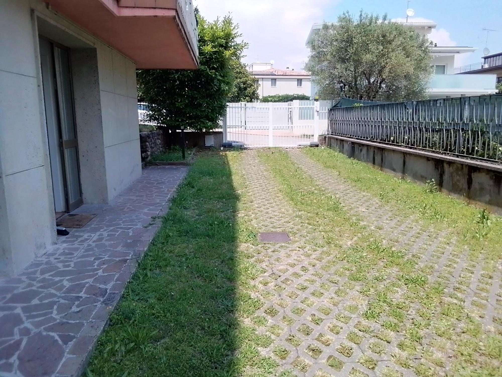 Holiday Apartaments Desenzano del Garda Ngoại thất bức ảnh